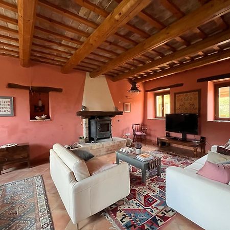 Casa Delle Sorgenti Apartment Montefiore dell'Aso Luaran gambar
