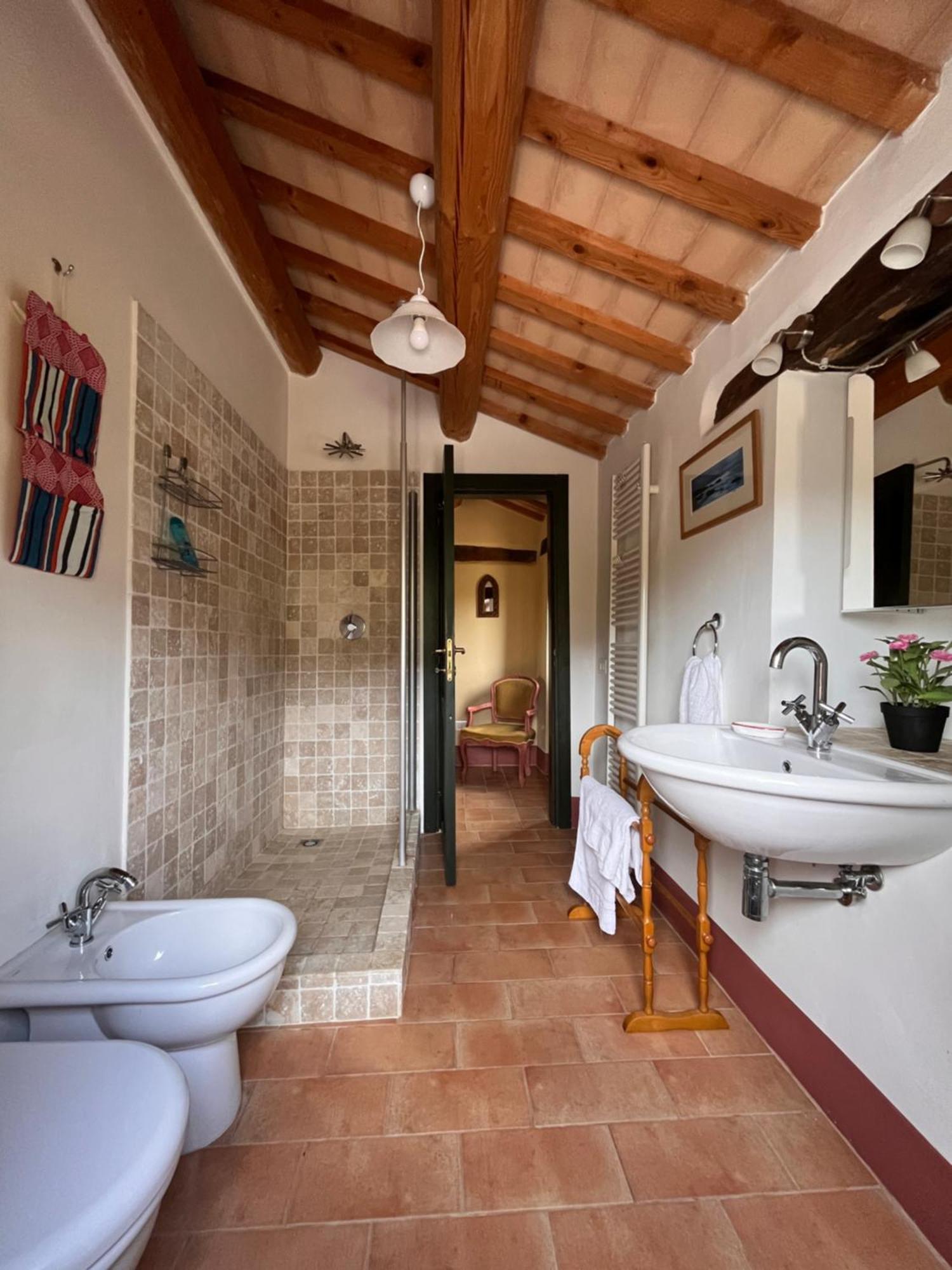 Casa Delle Sorgenti Apartment Montefiore dell'Aso Luaran gambar