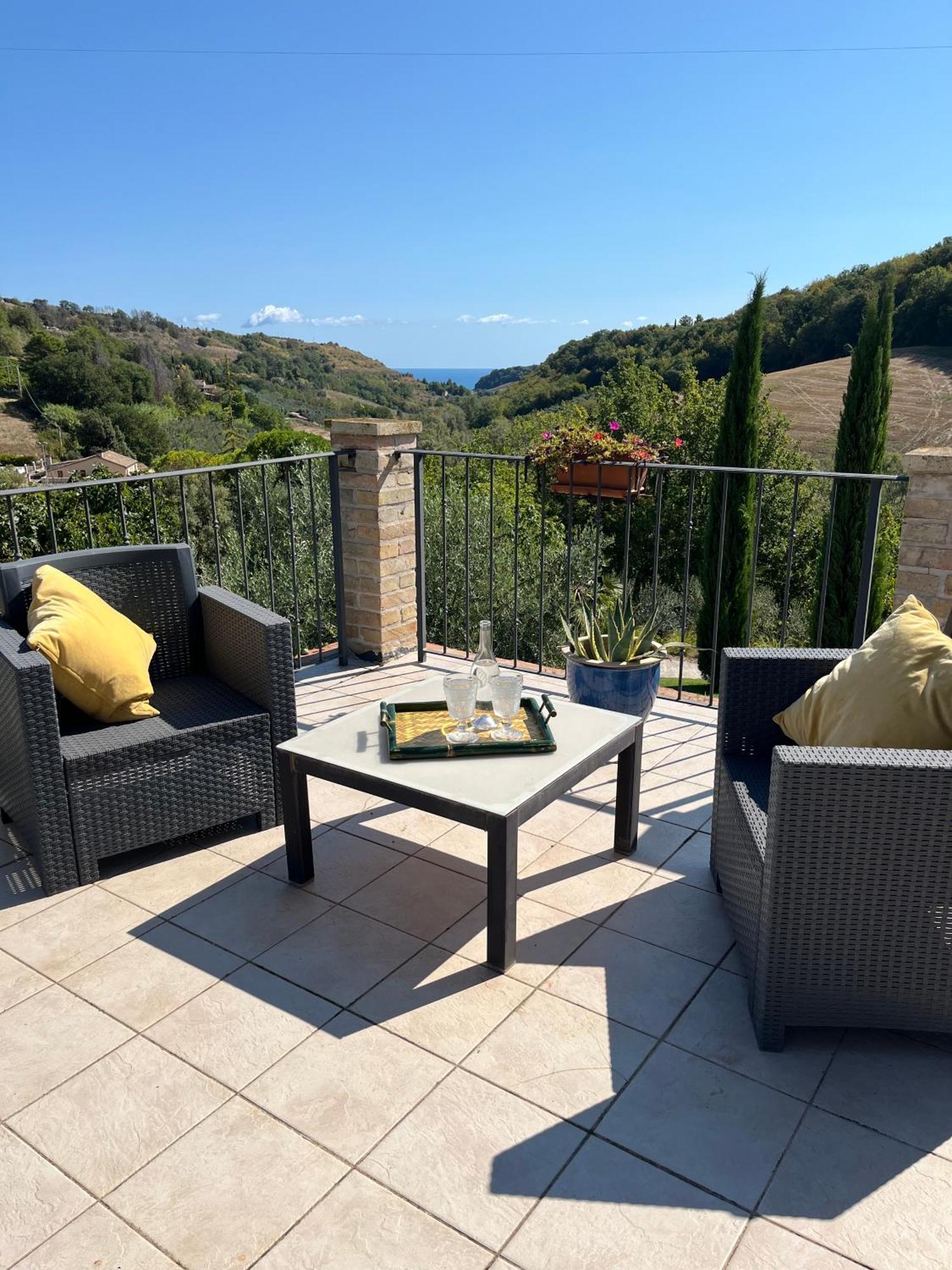 Casa Delle Sorgenti Apartment Montefiore dell'Aso Luaran gambar